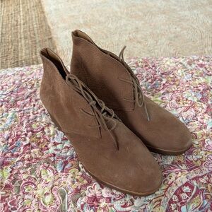 Lucky Brand Tan Lace-Up Boots